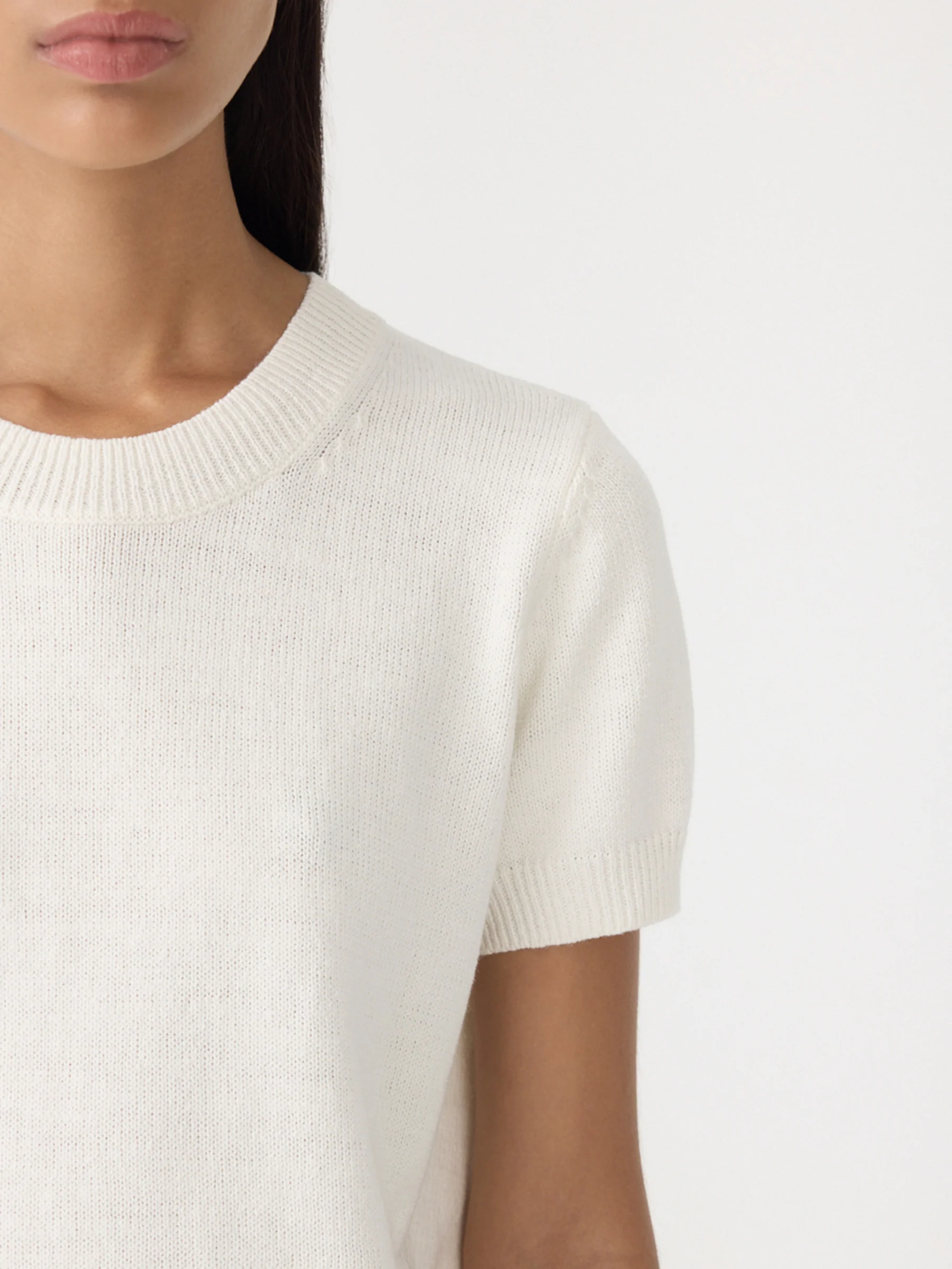 Cotton Linen Slim Short Sleeve Knit - Image 3