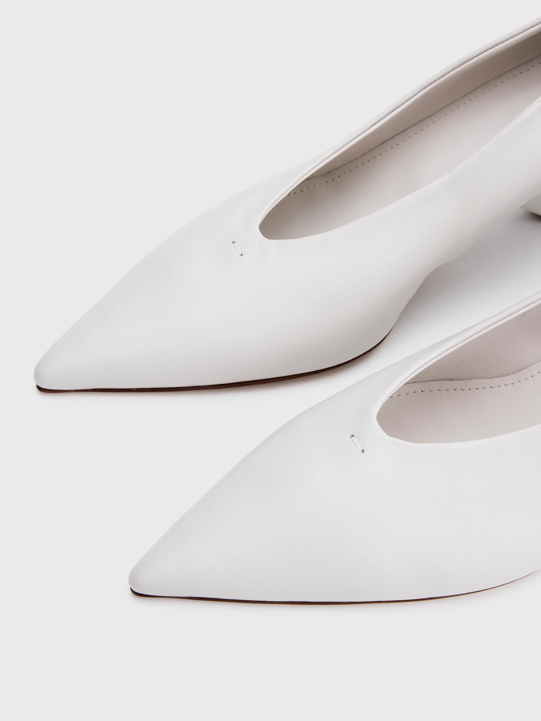 Point Toe Pump - Image 4