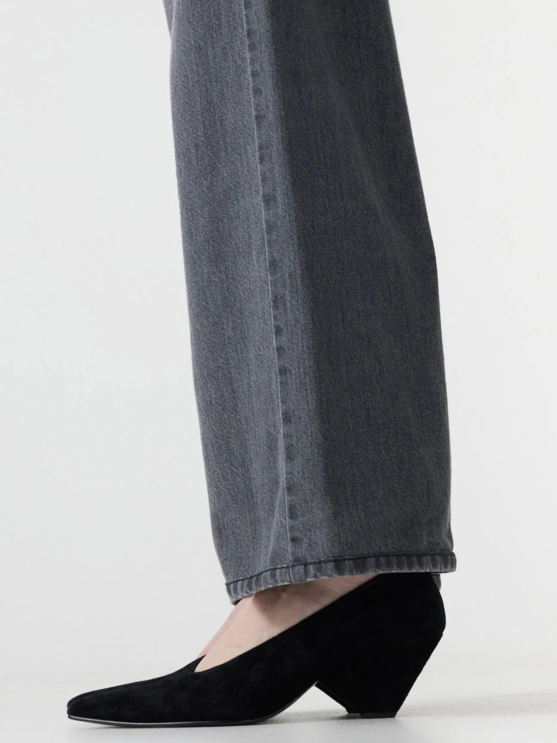 Point Toe Pump - Image 2