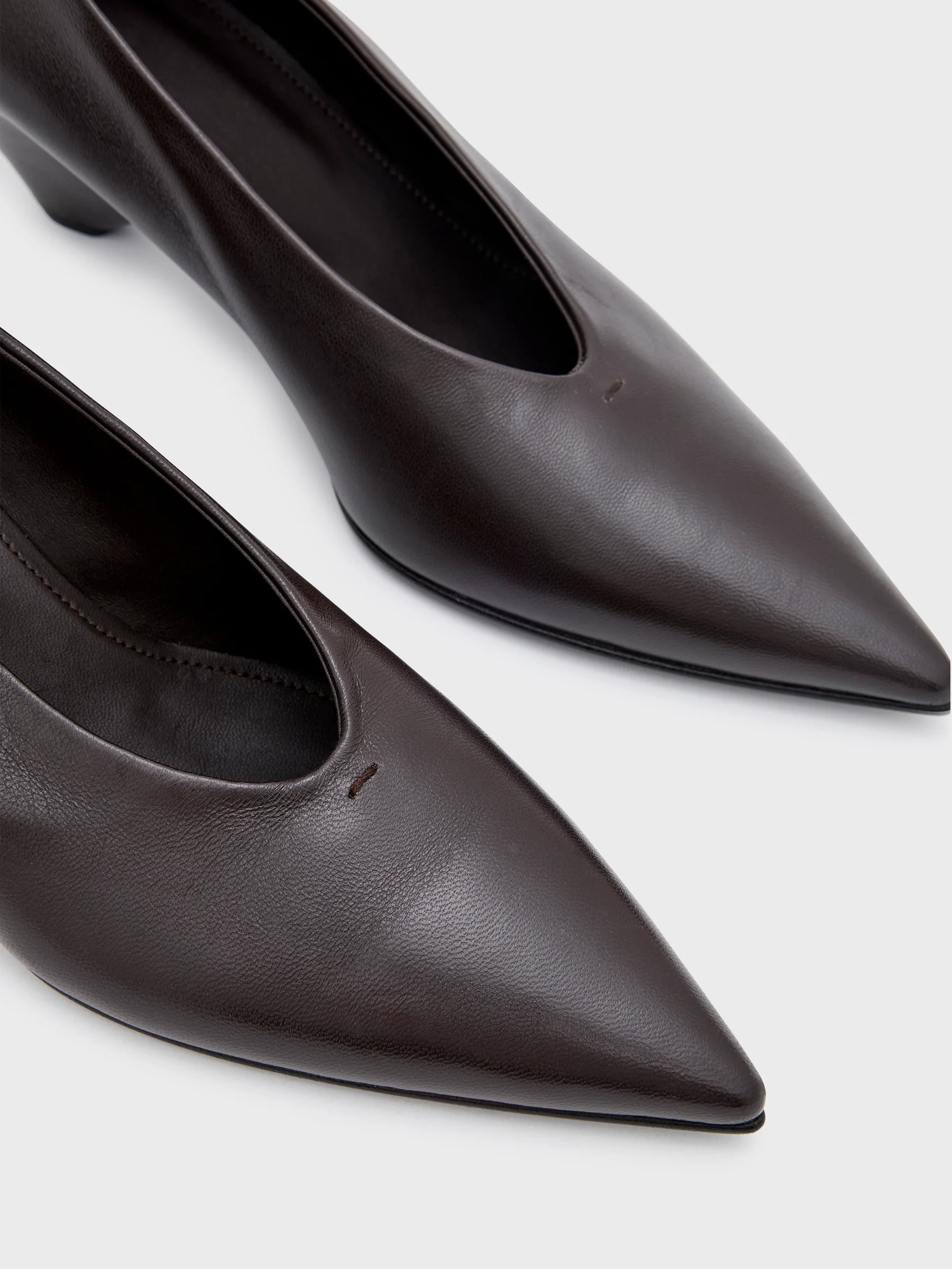 Point Toe Pump - Image 3