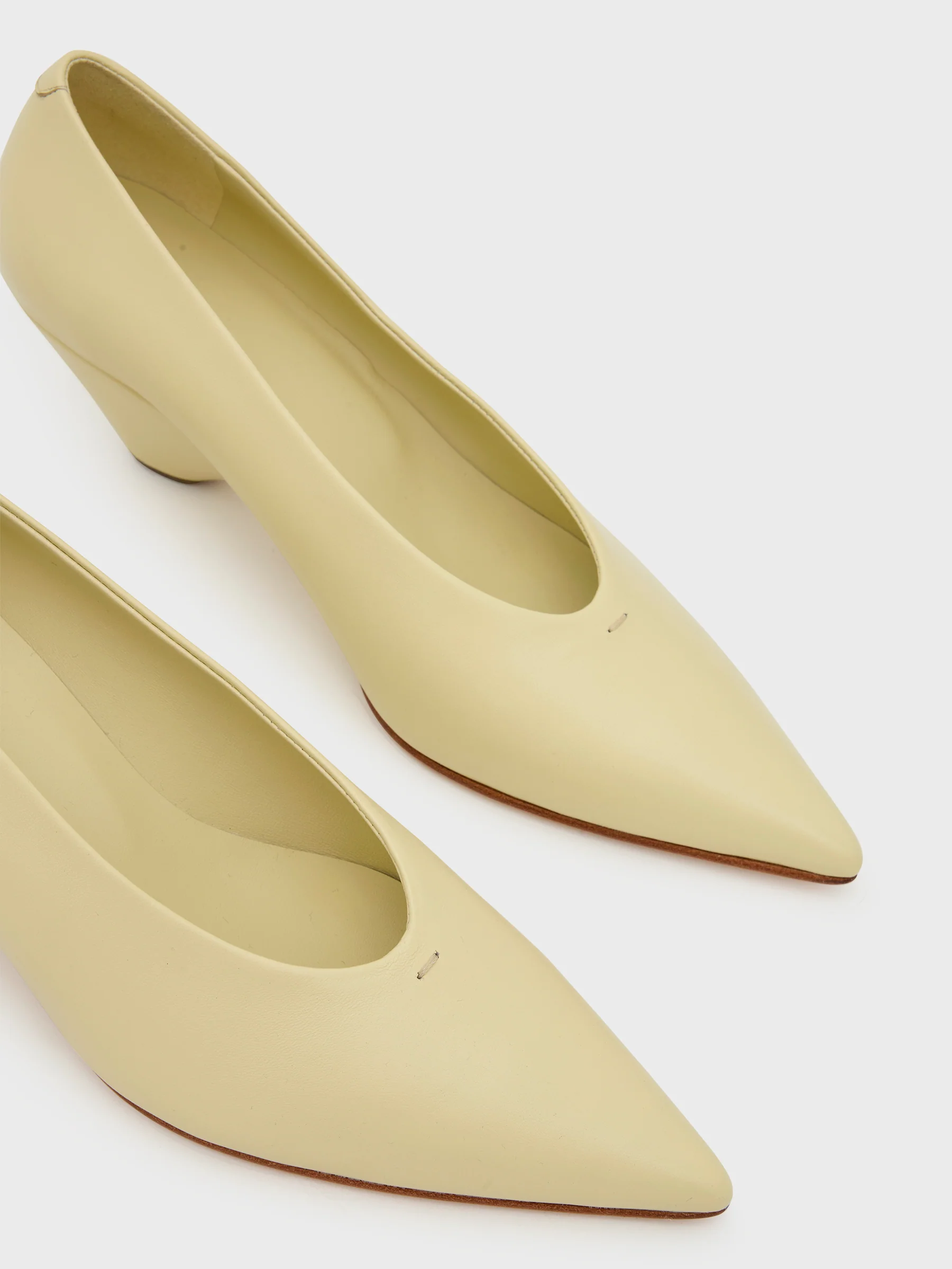 Point Toe Pump - Image 3
